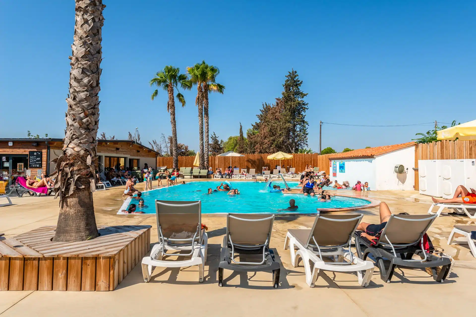 campingplatz mit schwimmbad occitanie